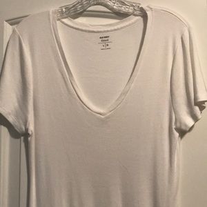 Old Navy V-Neck Tee Size L